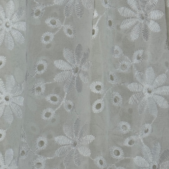 POL White Sheer Daisy and eyelet Empire Waist Blouse SKU 0042 - Picture 3 of 9